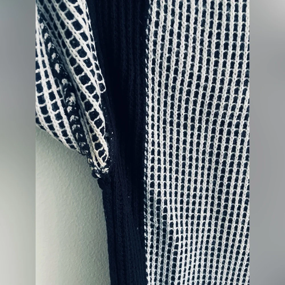 Walter Baker Black and White Women’s Sweater with Slit Size XS Edgy Trendy Cool